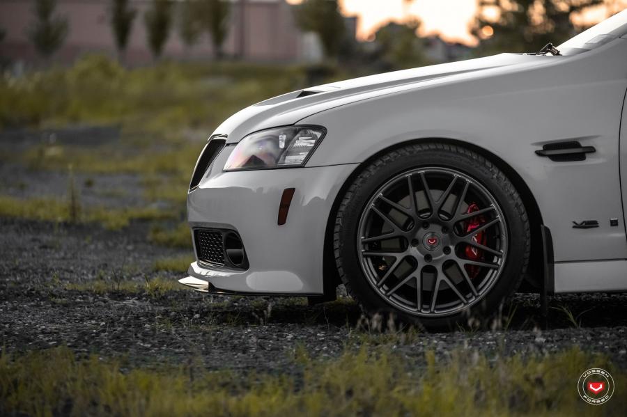 Детали экстерьера Pontiac G8 GXP on Vossen Wheels (VPS-314) 2017 года  (фото 18 из 35)